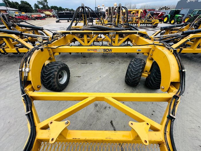 2013 SERAFIN ULTISOW S18 60 BI FOLD SINGLE DISC AIR SEEDER Used YELLOW