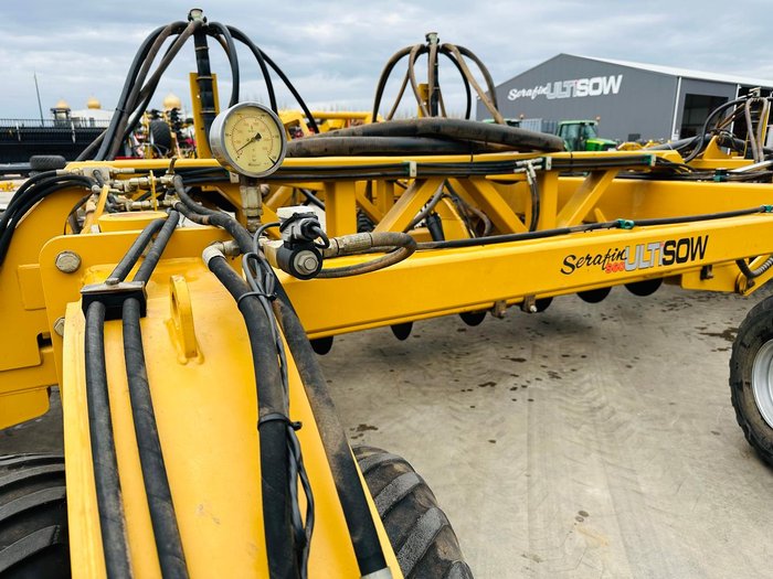 2013 SERAFIN ULTISOW S18 60 BI FOLD SINGLE DISC AIR SEEDER Used YELLOW