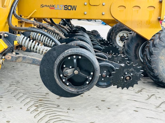 2013 SERAFIN ULTISOW S18 60 BI FOLD SINGLE DISC AIR SEEDER Used YELLOW