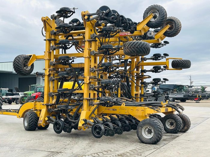 2013 SERAFIN ULTISOW S18 60 BI FOLD SINGLE DISC AIR SEEDER Used YELLOW