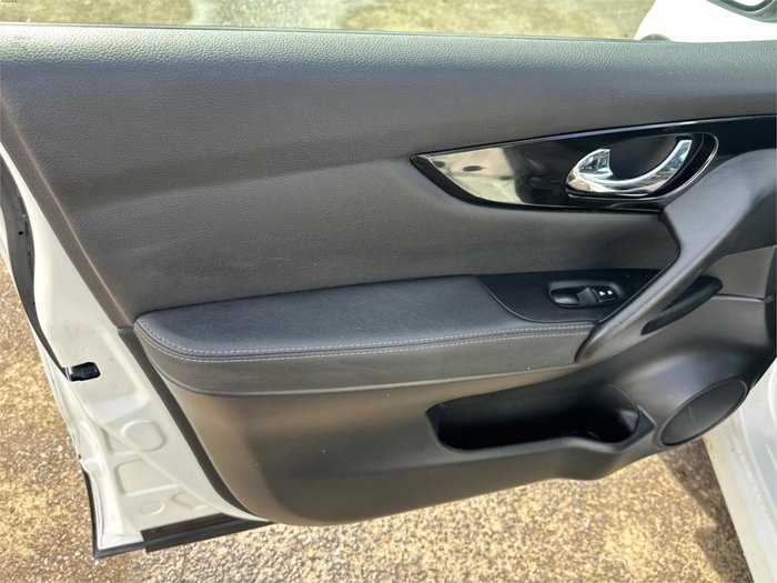2015 NISSAN QASHQAI Ti