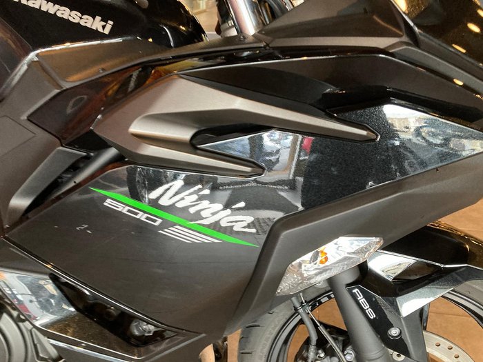 2024 Kawasaki Ninja 500 (EX500G) Ninja Black