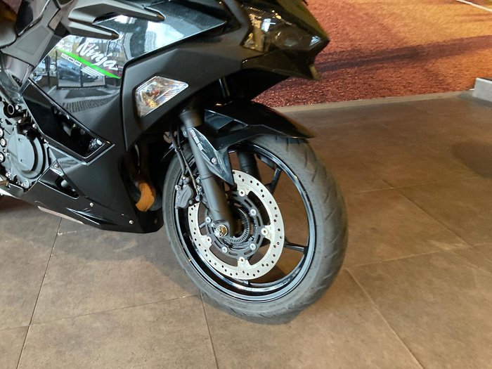 2024 Kawasaki Ninja 500 (EX500G) Ninja Black