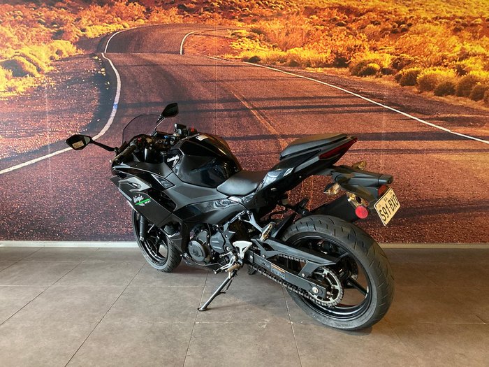 2024 Kawasaki Ninja 500 (EX500G) Ninja Black