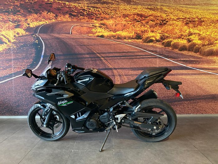 2024 Kawasaki Ninja 500 (EX500G) Ninja Black