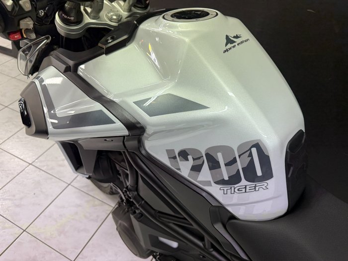 2020 TRIUMPH TIGER 1200 ALPINE White