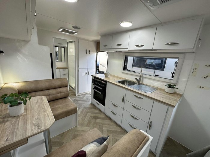 2025 Supreme 2000_R_K1e1_T Classic Tourer 20'