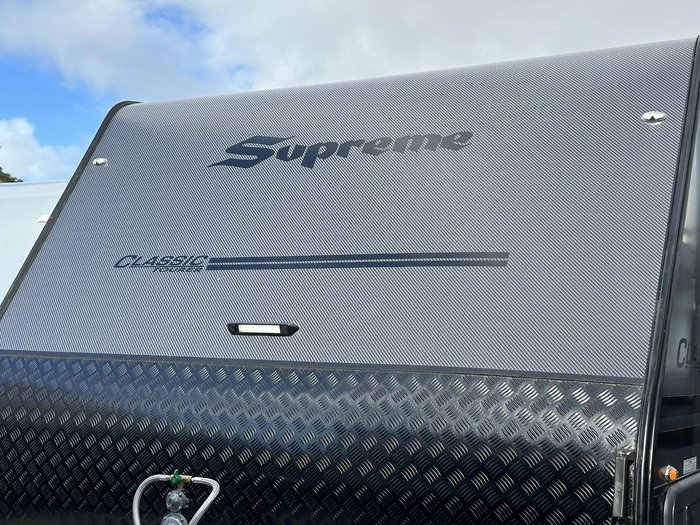 2025 Supreme 1800_R_K1e3_S Classic Tourer 18'