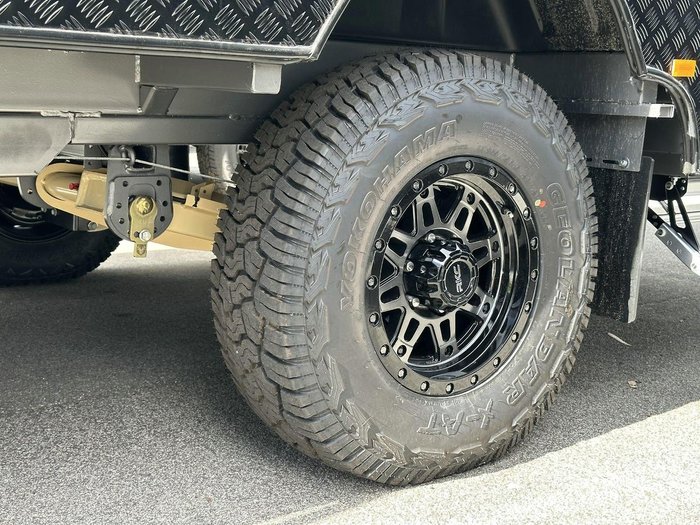 2025 Supreme 1800_R_K1e3_S Classic Tourer 18'