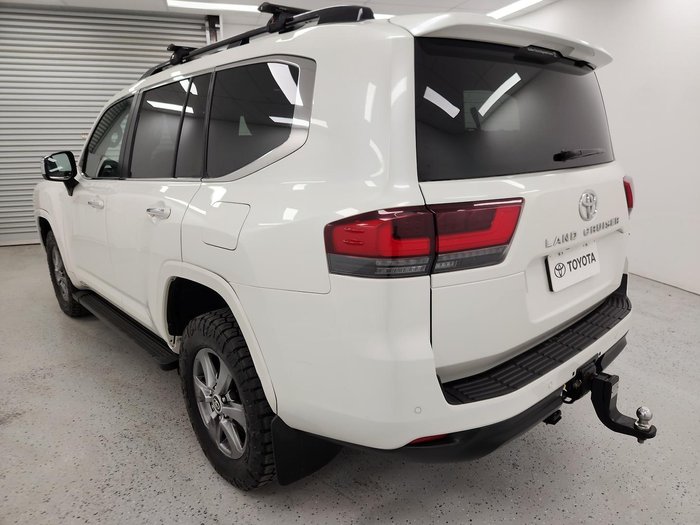 2022 Toyota Landcruiser Sahara FJA300R 4X4 Dual Range Crystal Pearl
