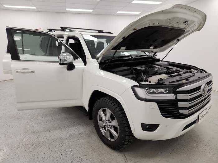 2022 Toyota Landcruiser Sahara FJA300R 4X4 Dual Range Crystal Pearl