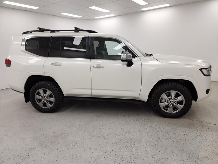 2022 Toyota Landcruiser Sahara FJA300R 4X4 Dual Range Crystal Pearl