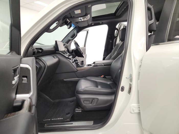 2022 Toyota Landcruiser Sahara FJA300R 4X4 Dual Range Crystal Pearl