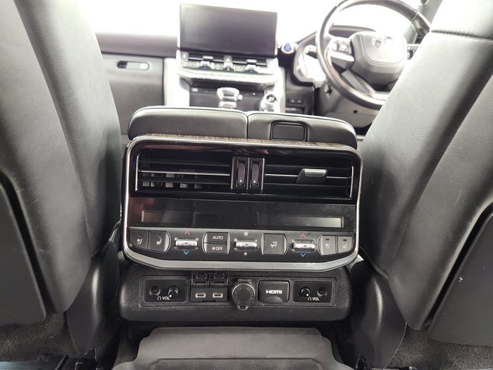 2022 Toyota Landcruiser Sahara FJA300R 4X4 Dual Range Crystal Pearl