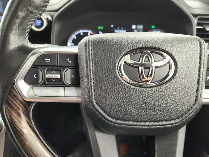 2022 Toyota Landcruiser Sahara FJA300R 4X4 Dual Range Crystal Pearl