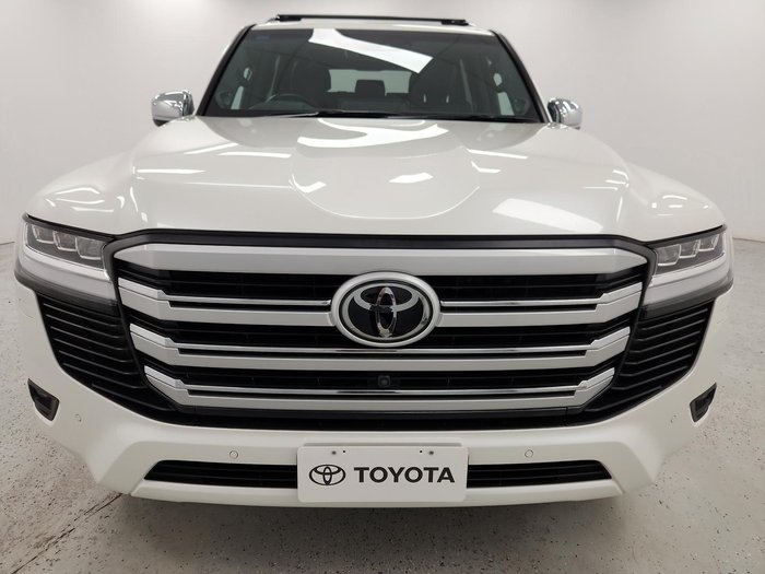 2022 Toyota Landcruiser Sahara FJA300R 4X4 Dual Range Crystal Pearl