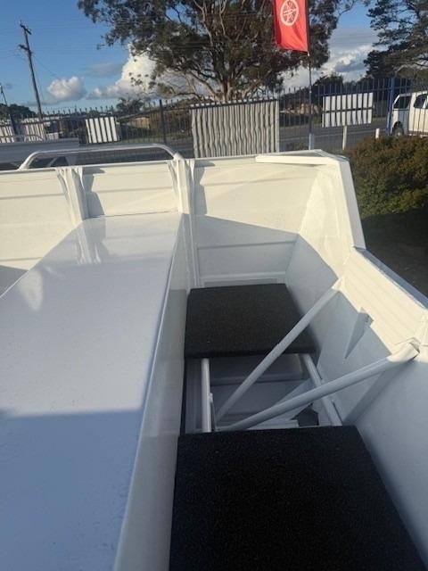 2025 QUINTREX F390 Outback Explorer