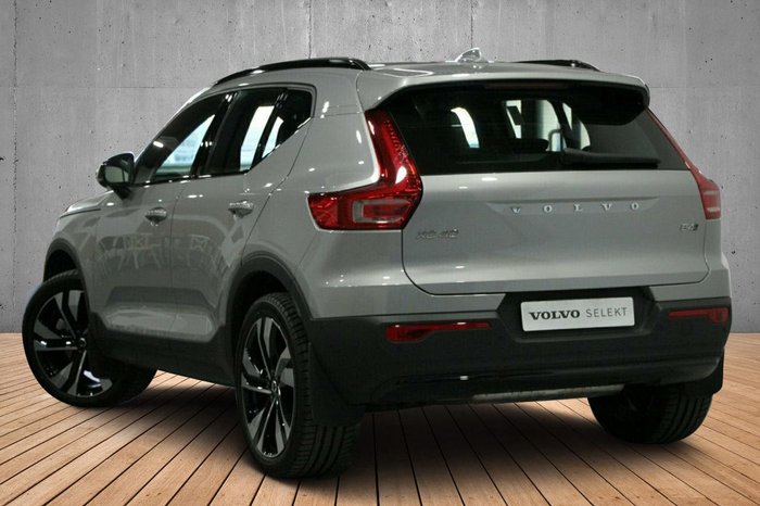 2024 Volvo XC40 Ultimate B4 Dark MY24 AWD Silver Dawn