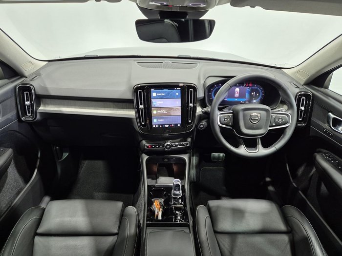 2024 Volvo XC40 Ultimate B4 Dark MY24 AWD Silver Dawn