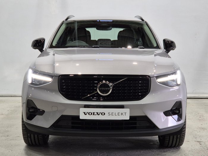 2024 Volvo XC40 Ultimate B4 Dark MY24 AWD Silver Dawn