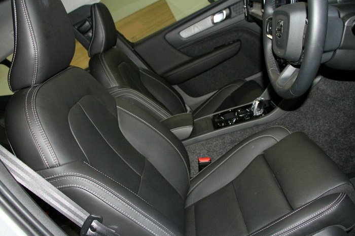2024 Volvo XC40 Ultimate B4 Dark MY24 AWD Silver Dawn