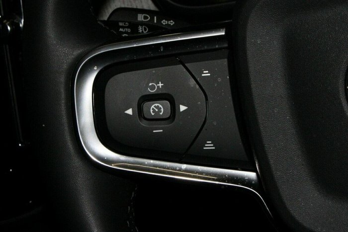 2024 Volvo XC40 Ultimate B4 Dark MY24 AWD Silver Dawn