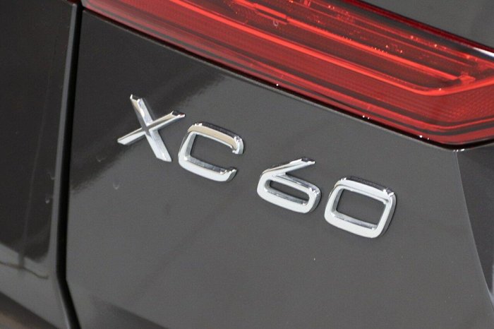 2023 Volvo XC60 Ultimate B5 Bright MY23 AWD Platinum Grey