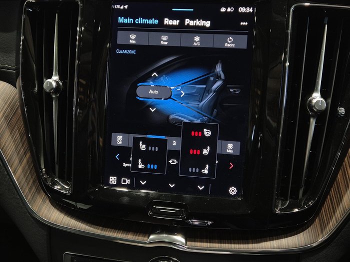 2023 Volvo XC60 Ultimate B5 Bright MY23 AWD Platinum Grey