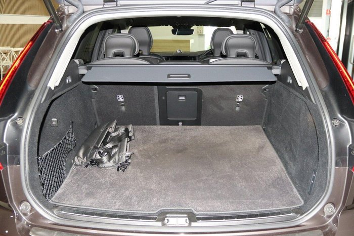 2023 Volvo XC60 Ultimate B5 Bright MY23 AWD Platinum Grey