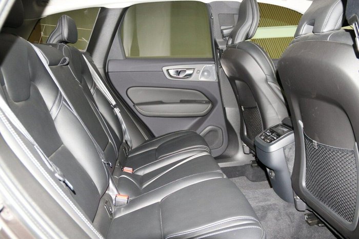 2023 Volvo XC60 Ultimate B5 Bright MY23 AWD Platinum Grey