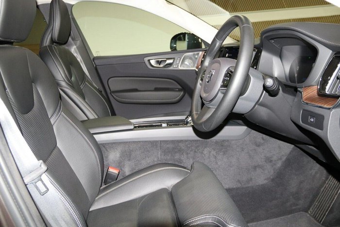 2023 Volvo XC60 Ultimate B5 Bright MY23 AWD Platinum Grey