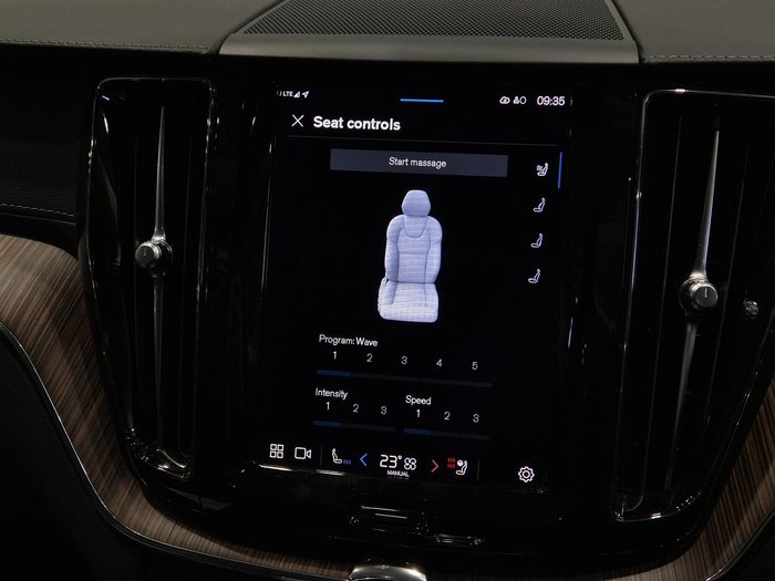 2023 Volvo XC60 Ultimate B5 Bright MY23 AWD Platinum Grey