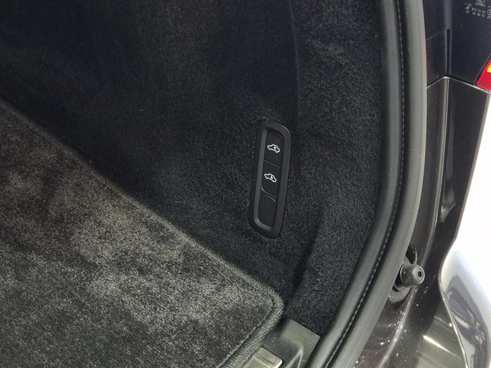 2023 Volvo XC60 Ultimate B5 Bright MY23 AWD Platinum Grey