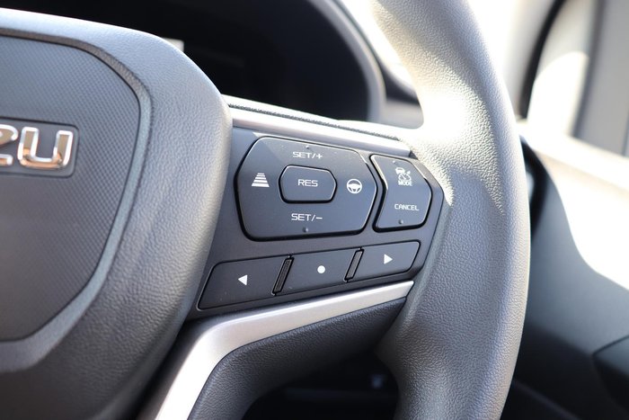 2025 Isuzu MU-X LS-M