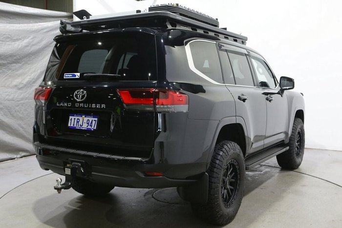 2024 Toyota Landcruiser VX