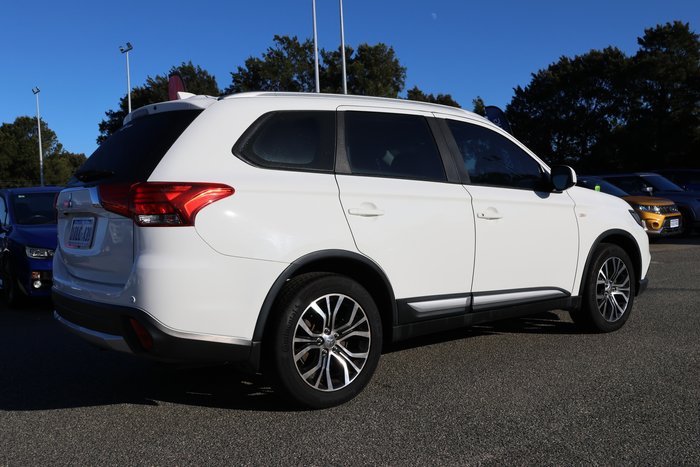 2018 Mitsubishi Outlander ES ADAS