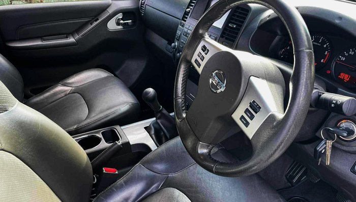 2014 Nissan Navara Titanium D40 Series 7 4X4 Dual Range Silver Lightning