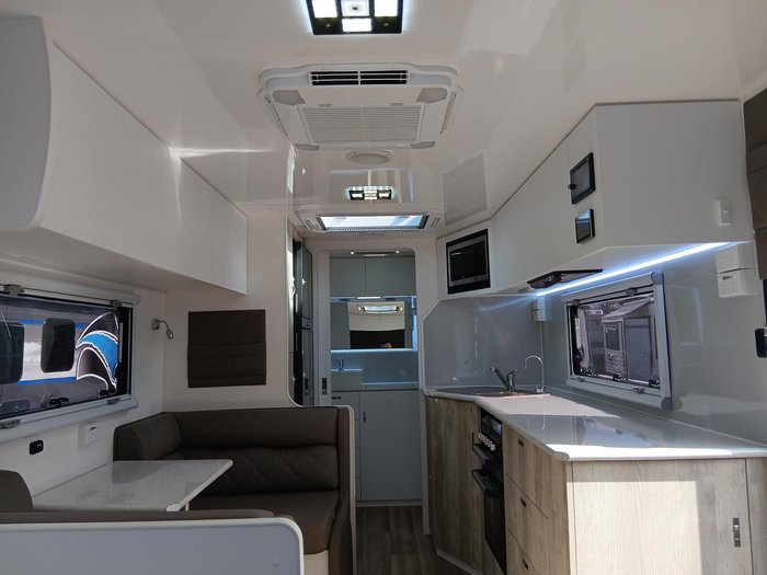 2018 Nova 19-1R Metrolink