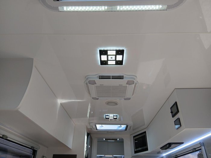 2018 Nova 19-1R Metrolink