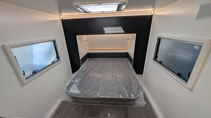 2025 Traveller 20' Destination Track My25