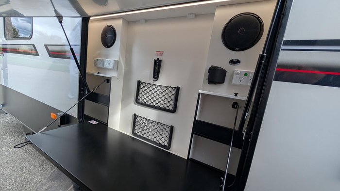 2025 Traveller 20' Destination Track My25