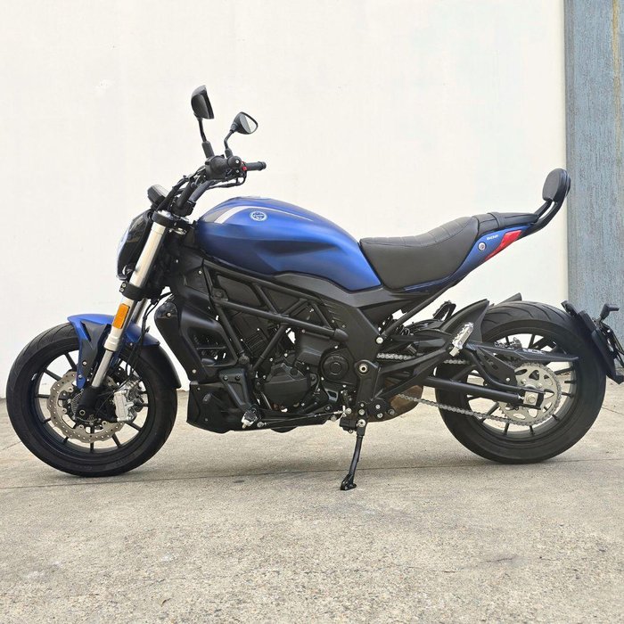 2021 Benelli 502C 502C Blue