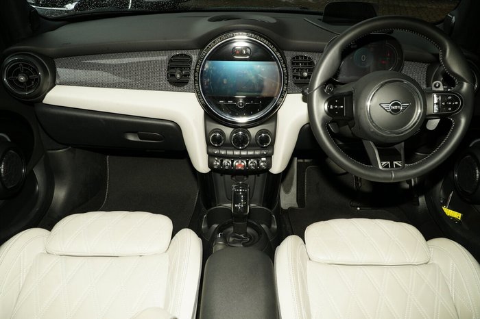 2022 Mini Hatch
