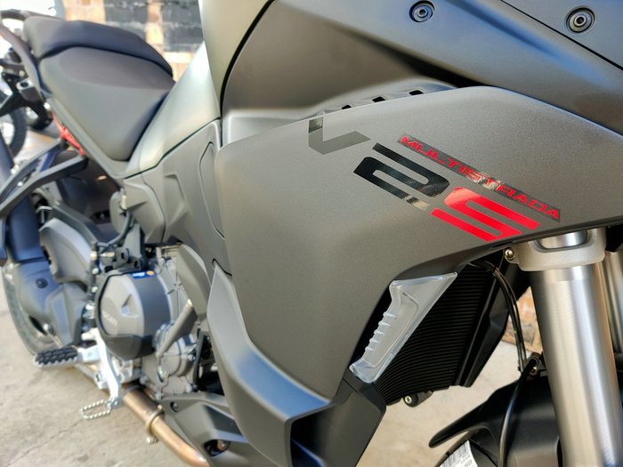 2025 DUCATI MULTISTRADA V2 S DUAL PURPOSE TRAVEL EDITION