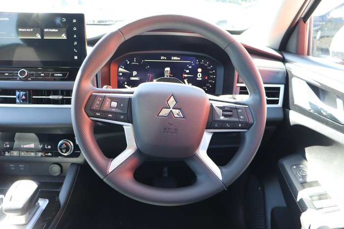 2025 Mitsubishi Outlander ES