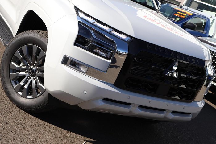 2025 Mitsubishi Triton GLS