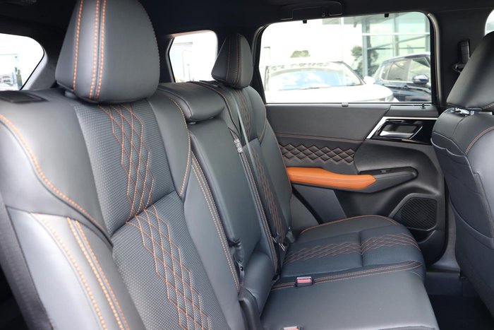 2025 Mitsubishi Outlander PHEV Exceed Tourer