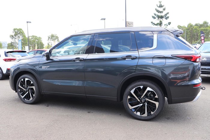 2025 Mitsubishi Outlander PHEV Exceed Tourer