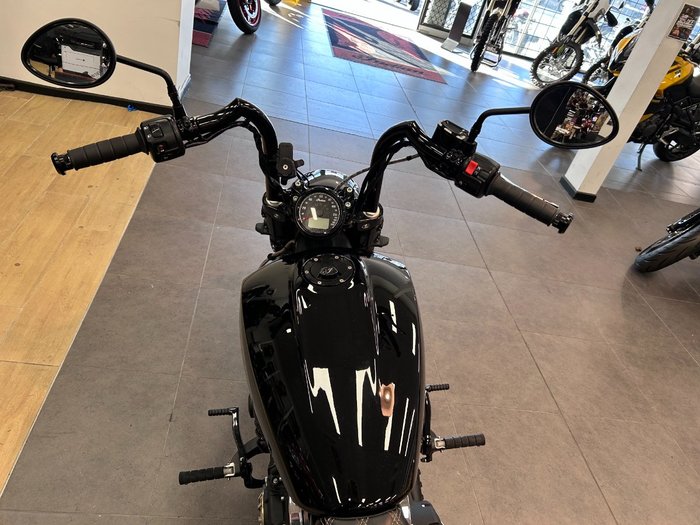 2018 Indian SCOUT BOBBER THUNDER BLACK Thunder Black
