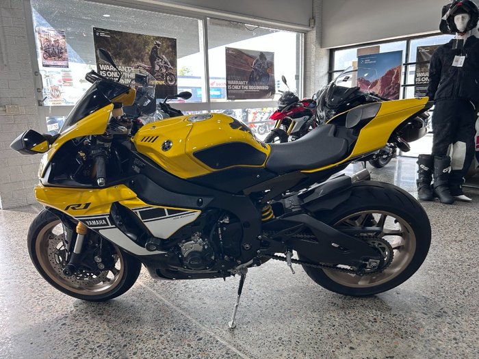 2016 Yamaha YZF-R1 YELLOW
